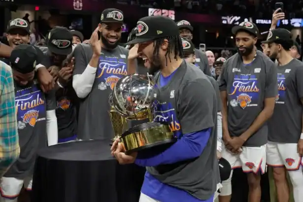 نيويورك نيكس يبلغ نهائي NBA لأول مرة منذ 27 عامًا
