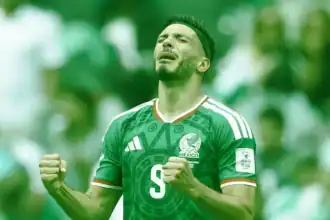 راؤول خيمينيز.. عاد من الموت وسجل أول أهدافه في كأس العالم بعمر 35 عامًا