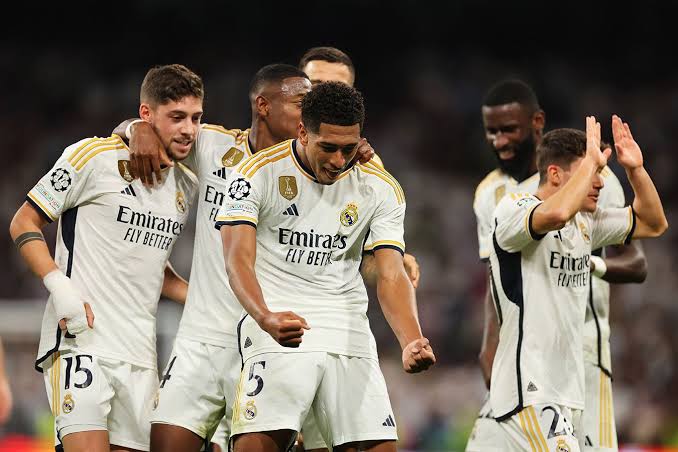 أرقام تاريخية لريال مدريد.. إيرادات تتجاوز 1.2 مليار يورو وأرباح تشغيلية قياسية