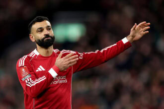 سوق الانتقالات الصيفية يشهد عشرة نجوم بلا أندية بينهم محمد صلاح