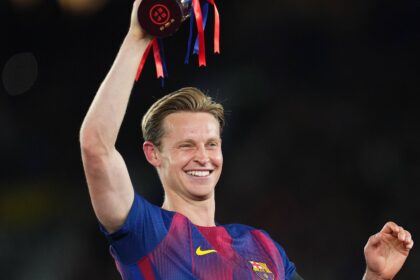 قلق في برشلونة من تكرار أزمة فاتي مع إصابة دي يونج