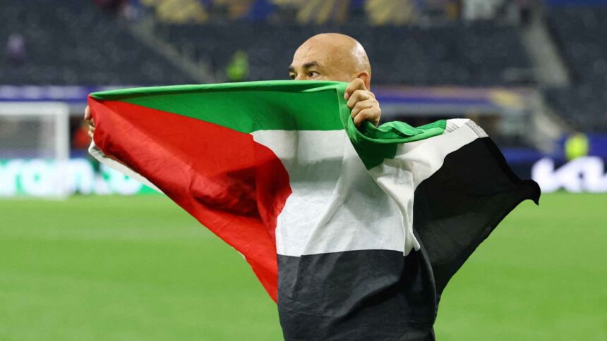 حسام حسن يوضح حقيقة حديثه مع ميسي ويكشف سبب رفع علم فلسطين