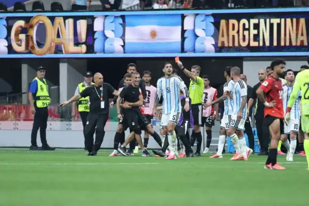 محمد صلاح ولاعبو منتخب مصر خلال مواجهة الأرجنتين في كأس العالم 2026