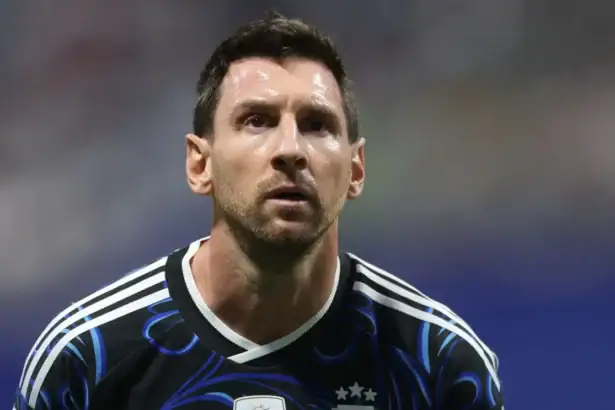 ليونيل ميسي يحتفل بتأهل الأرجنتين إلى نهائي كأس العالم 2026