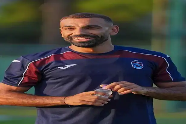 أيمن عبد العزيز يكشف تفاصيل حديثه مع صلاح قبل انتقاله لطرابزون سبور