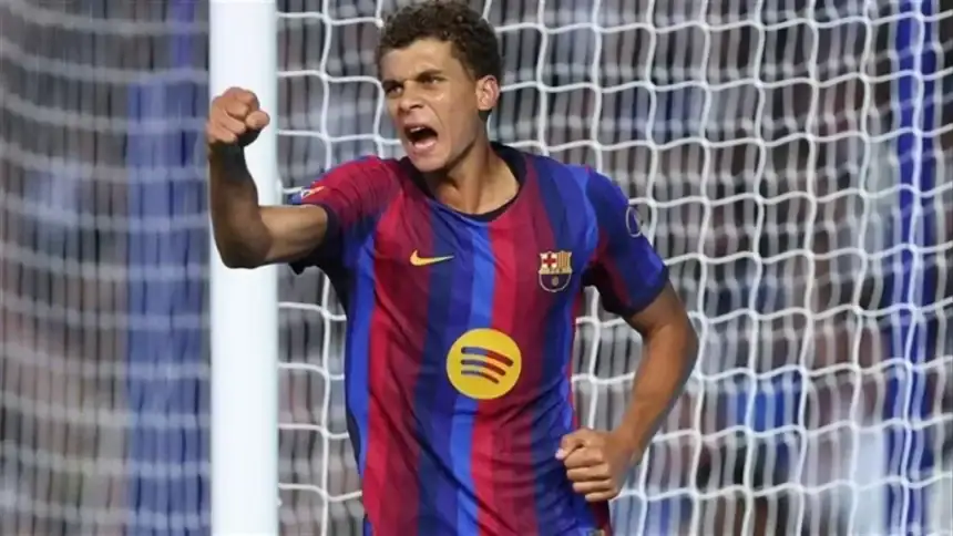 فيفا يشيد بتألق حمزة عبد الكريم مع منتخب مصر وبرشلونة