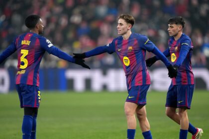 شرط غير متوقع من مانشستر يونايتد يعرقل صفقة لاعب برشلونة