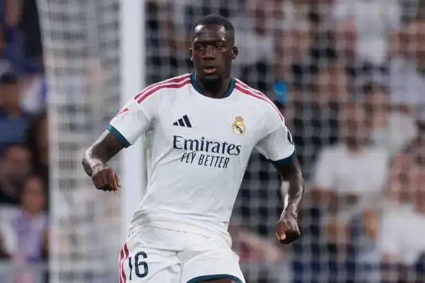 ريال مدريد يعلن إصابة كوناتي بتمزق في الرباط الجانبي للساق اليمنى