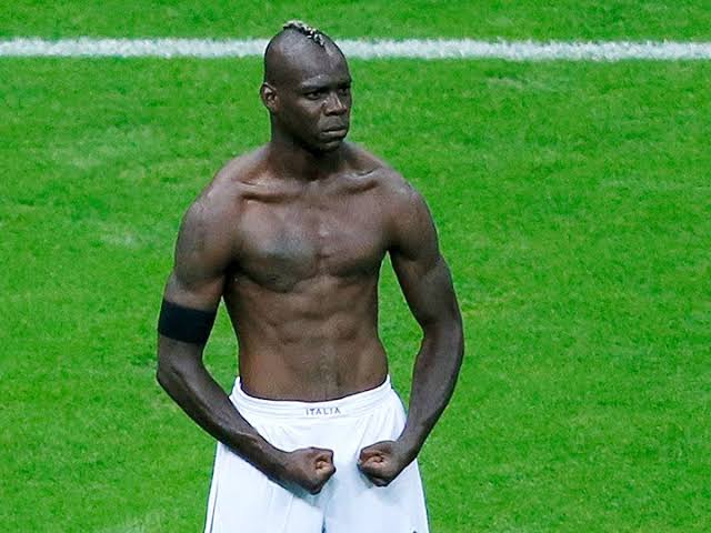 الموهبة وحدها لا تكفي.. 10 نجوم خذلتهم تصرفاتهم في المستطيل الأخضر 1 الموهبة وحدها لا تكفي.. 10 نجوم خذلتهم تصرفاتهم في المستطيل الأخضر