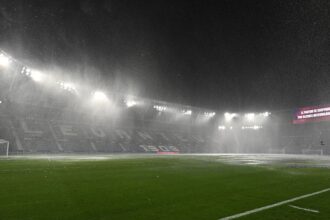 الأمطار تغرق ملعب سيوتات دي فالنسيا وتؤجل مواجهة ليفانتي وأتلتيك بيلباو