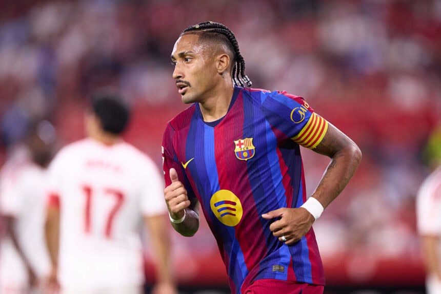رافينيا يعود إلى برشلونة والاتحاد البرازيلي يكشف طبيعة الإصابة
