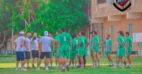 صفحة بترول أسيوط تمازح جماهير الزمالك بصورة من فيلم الممر قبل لقاء الدوري