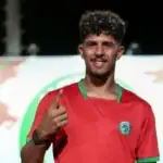 محمود ممدوح مهاجم مودرن سبورت خلال مباراة في الدوري المصري الممتاز