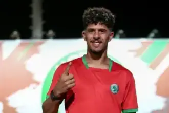 محمود ممدوح مهاجم مودرن سبورت خلال مباراة في الدوري المصري الممتاز