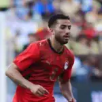حسام حسن المدير الفني لمنتخب مصر خلال متابعة مباراة الفريق