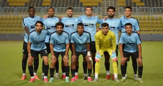 لاعبو غزل المحلة والاتحاد السكندري خلال مواجهة في الدوري المصري الممتاز
