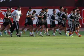لاعبو الأهلي في تدريباتهم استعدادًا لمواجهة كيتارا بكأس الكونفدرالية
