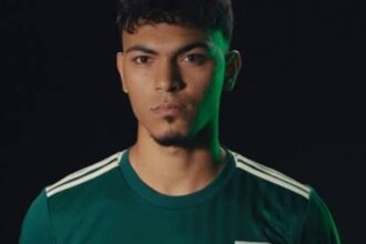 محمد حسين لاعب نادي زد خلال مشاركته مع الفريق في الموسم الجاري