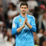 كورتوا يرشح مبابي للكرة الذهبية وينتقد مانشستر سيتي