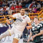 لاعبو فيزبريم المجري خلال مواجهة فوكس برلين في دوري أبطال أوروبا لكرة اليد