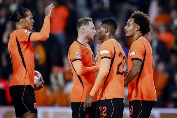 هولندا تهزم صربيا 2-1 وتتصدر المجموعة الثانية بفارق الأهداف
