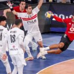 لاعبو نيس بقيادة محمد عبد المنعم خلال مباراة في الدوري الفرنسي