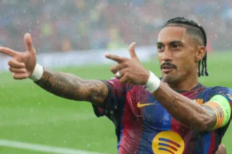 البرازيلي رافينيا مهاجم برشلونة خلال مباراة مع الفريق