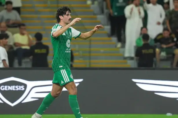 منتخب البرتغال يشيد بهدف وأسيست ترينكاو في فوز الأهلي على الوصل