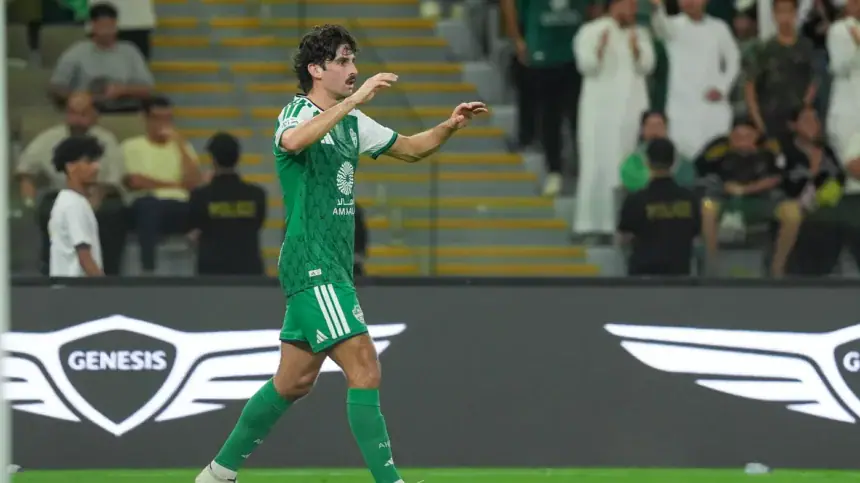 منتخب البرتغال يشيد بهدف وأسيست ترينكاو في فوز الأهلي على الوصل