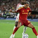 أماندا مارتينز زوجة مدافع روما ويسلي فرانسا