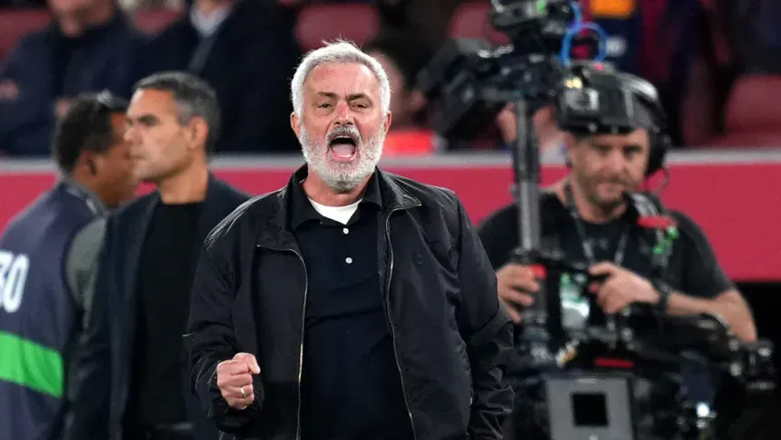 برناردو سيلفا لاعب وسط ريال مدريد خلال مواجهة برشلونة في كامب نو