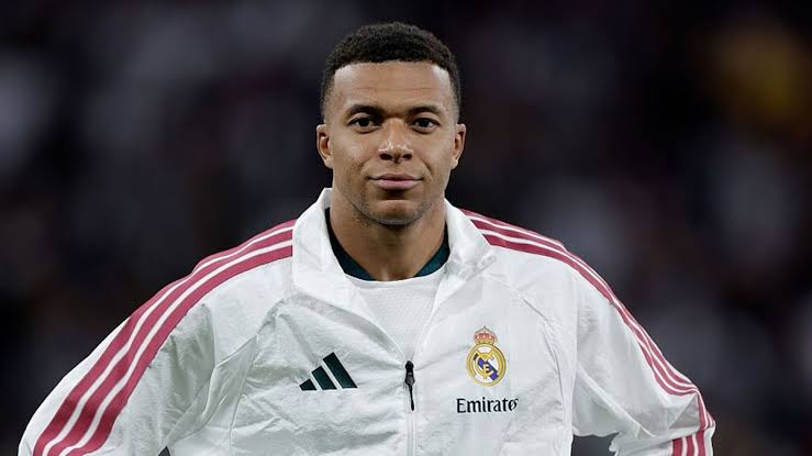 كيليان مبابي مهاجم ريال مدريد وقائد منتخب فرنسا