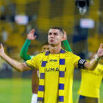 آنج بوستيكوجلو مدرب النصر يتحدث مع كريستيانو رونالدو بعد مباراة نيوم